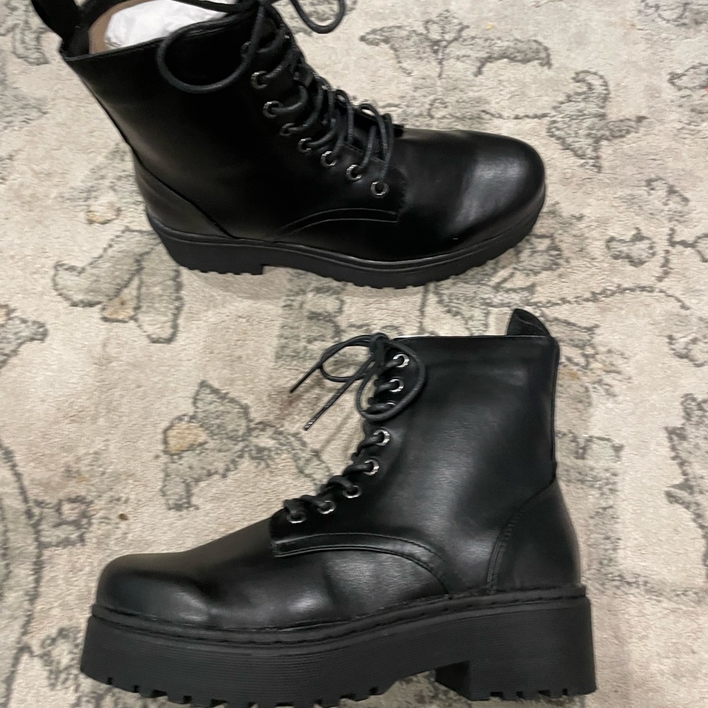 **WINTER SALE**Walker lace up bootie